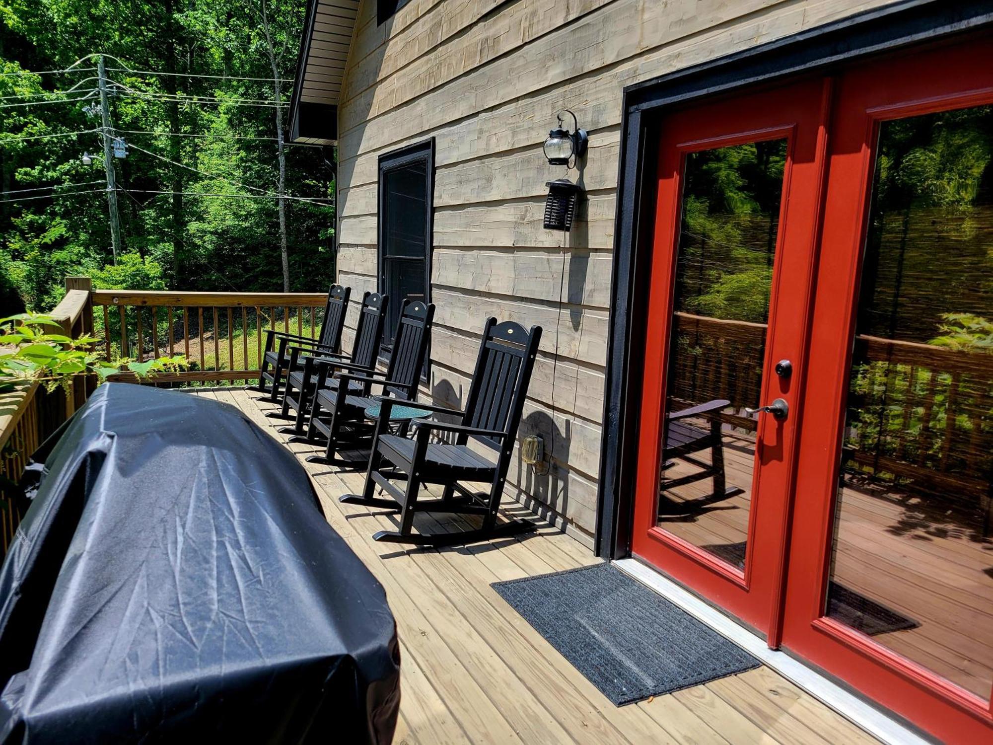 Lil In The Cove! Mtn Views, Theater, Hot Tub, Games, King Beds, Prime Location! Hébergement de vacances Sevierville