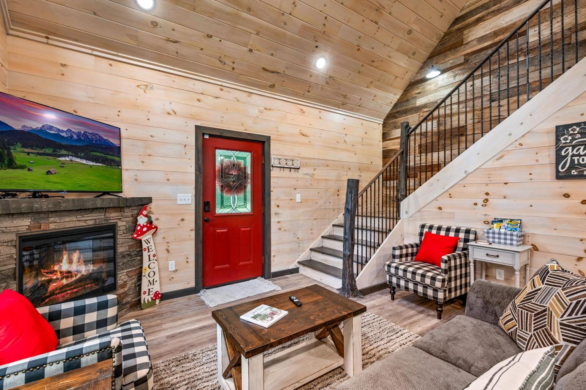 Lil In The Cove! Mtn Views, Theater, Hot Tub, Games, King Beds, Prime Location! Hébergement de vacances Sevierville