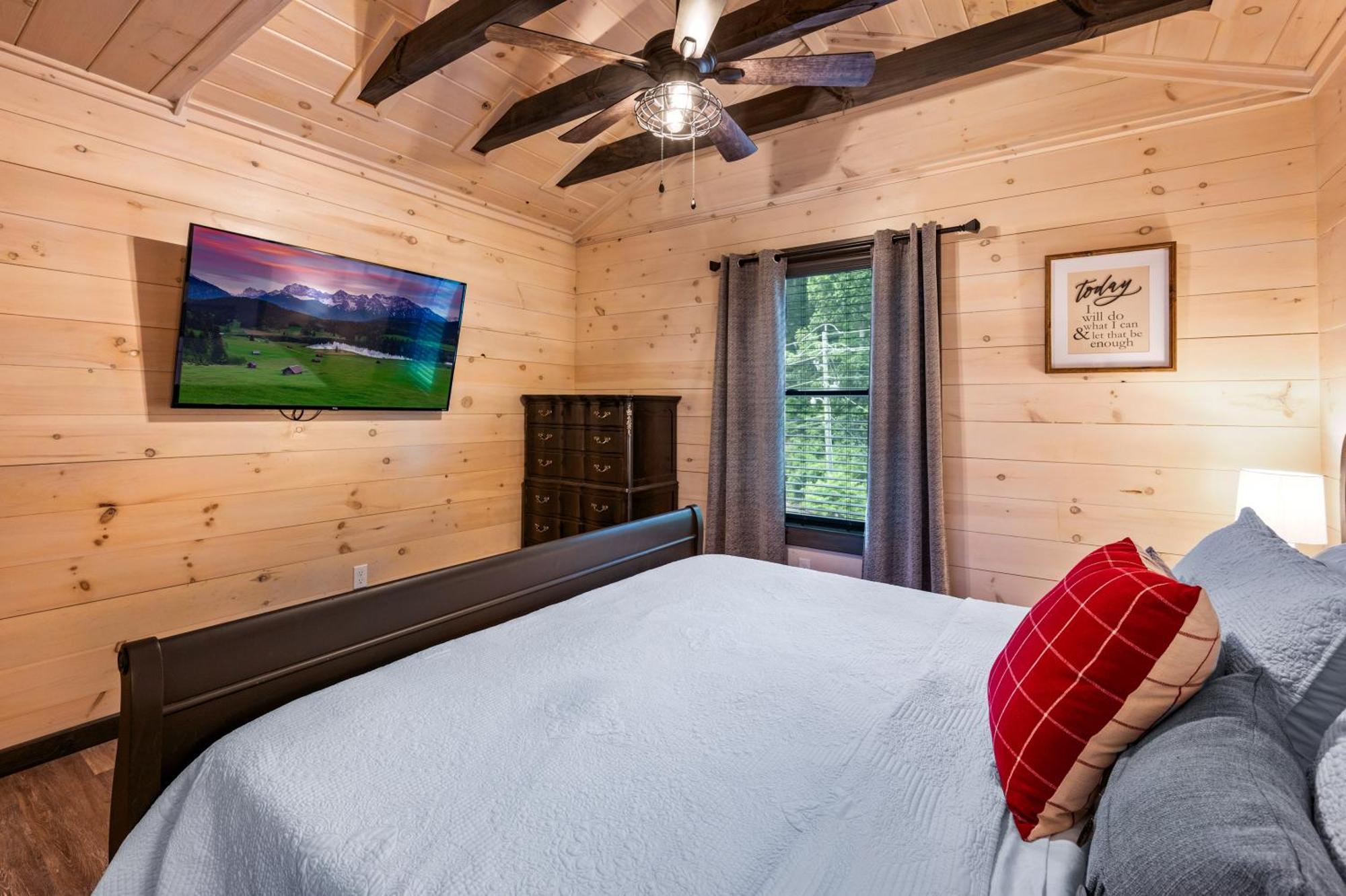 Lil In The Cove! Mtn Views, Theater, Hot Tub, Games, King Beds, Prime Location! Hébergement de vacances *