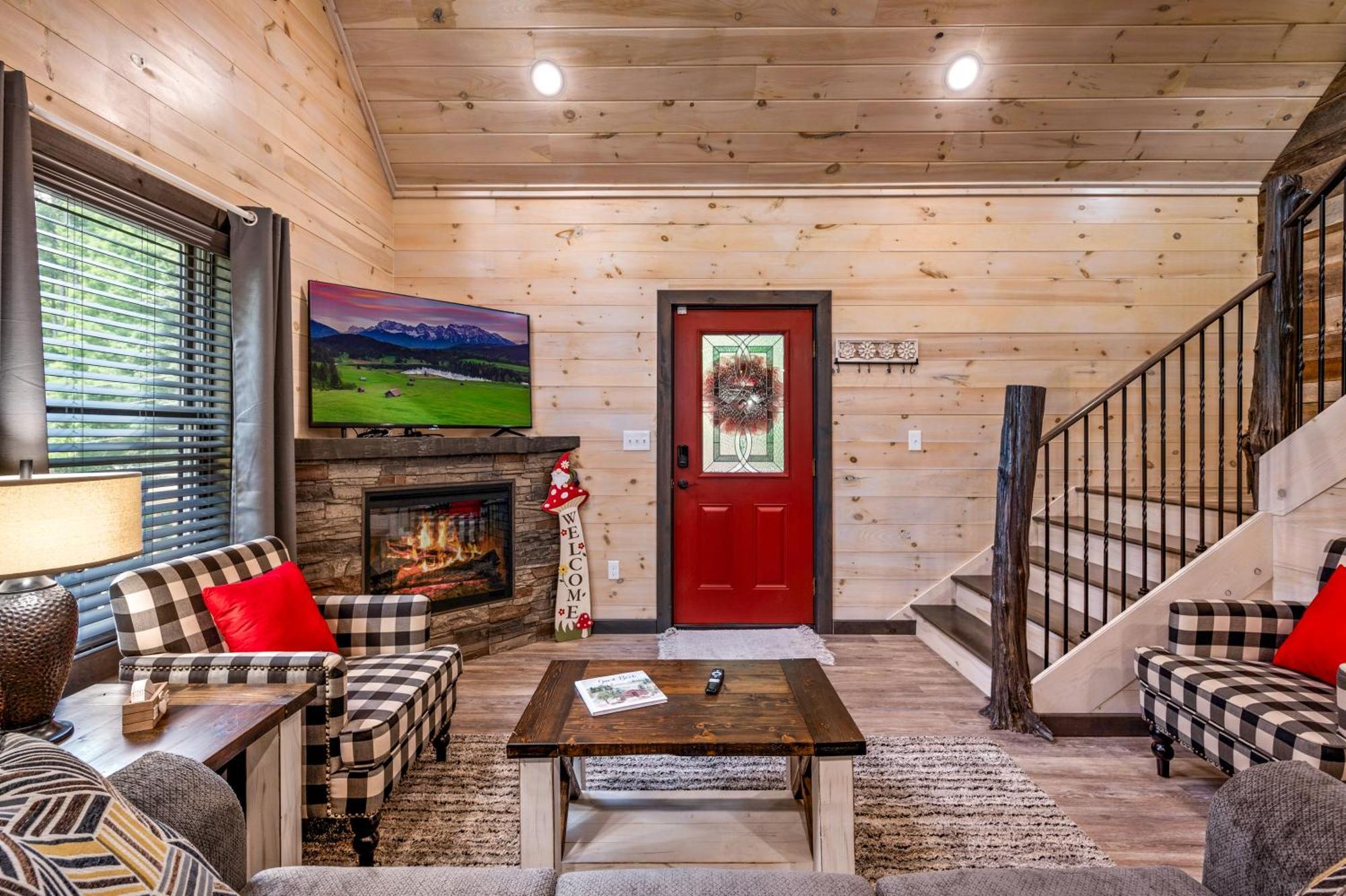 Hébergement de vacances Lil In The Cove! Mtn Views, Theater, Hot Tub, Games, King Beds, Prime Location! *